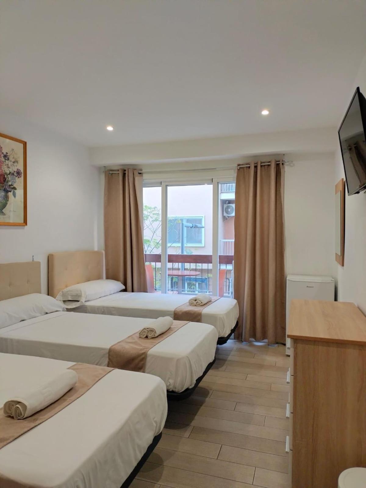 Pension Portugal Аликанте Экстерьер фото