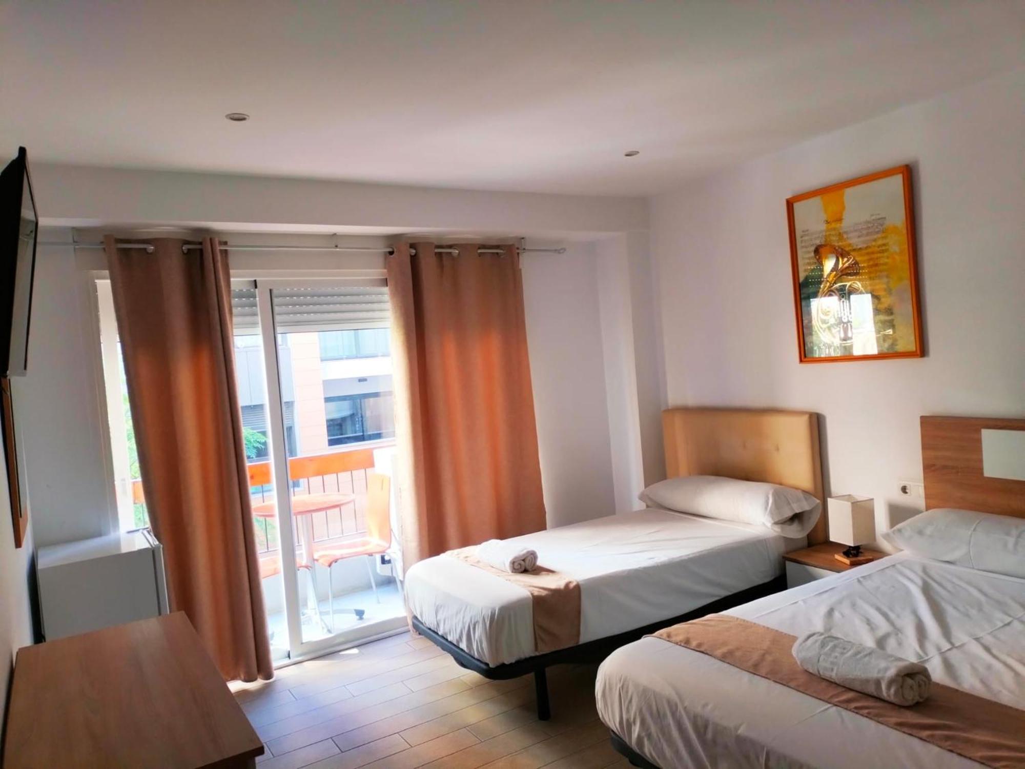 Pension Portugal Аликанте Экстерьер фото