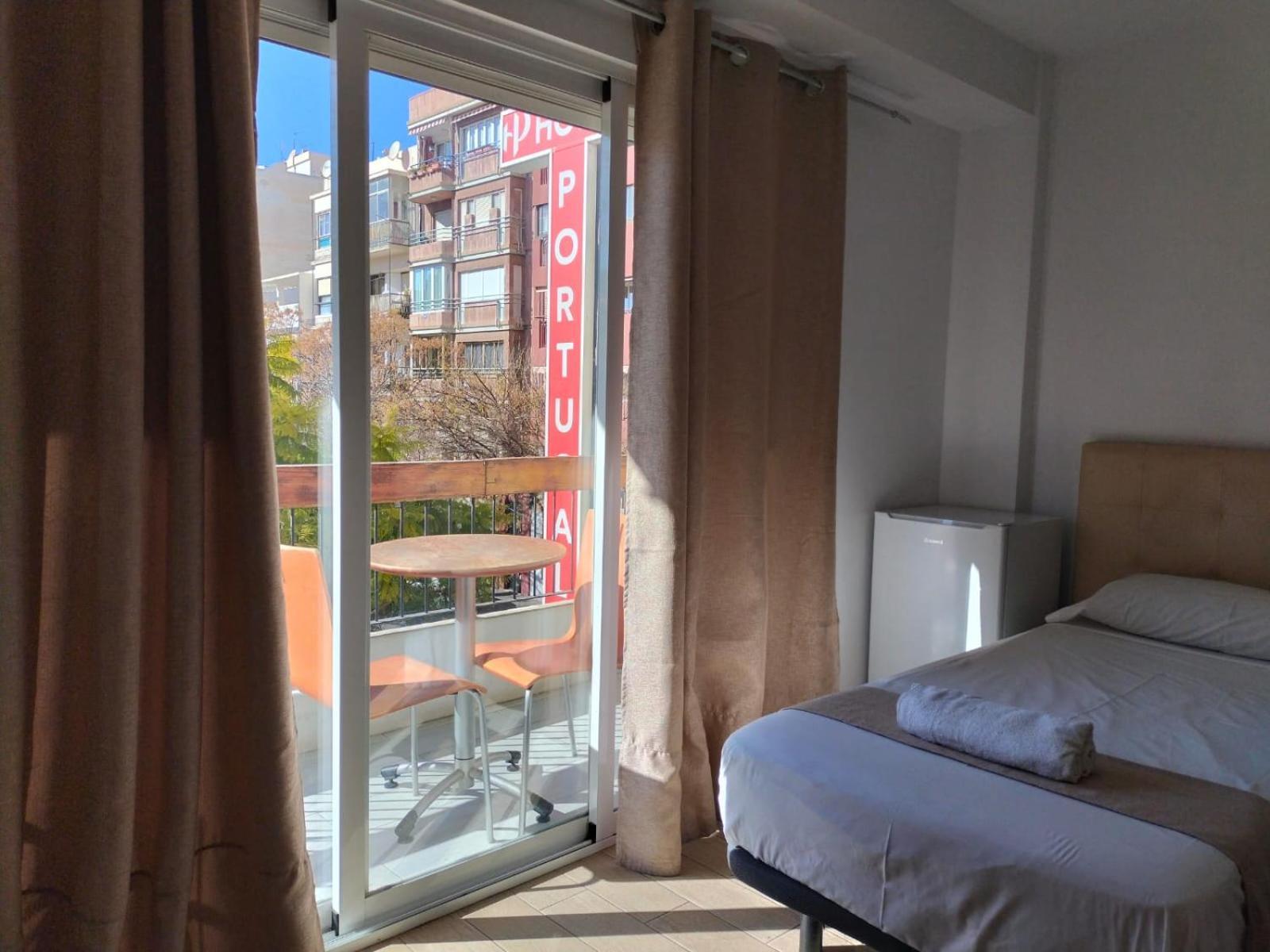 Pension Portugal Аликанте Экстерьер фото