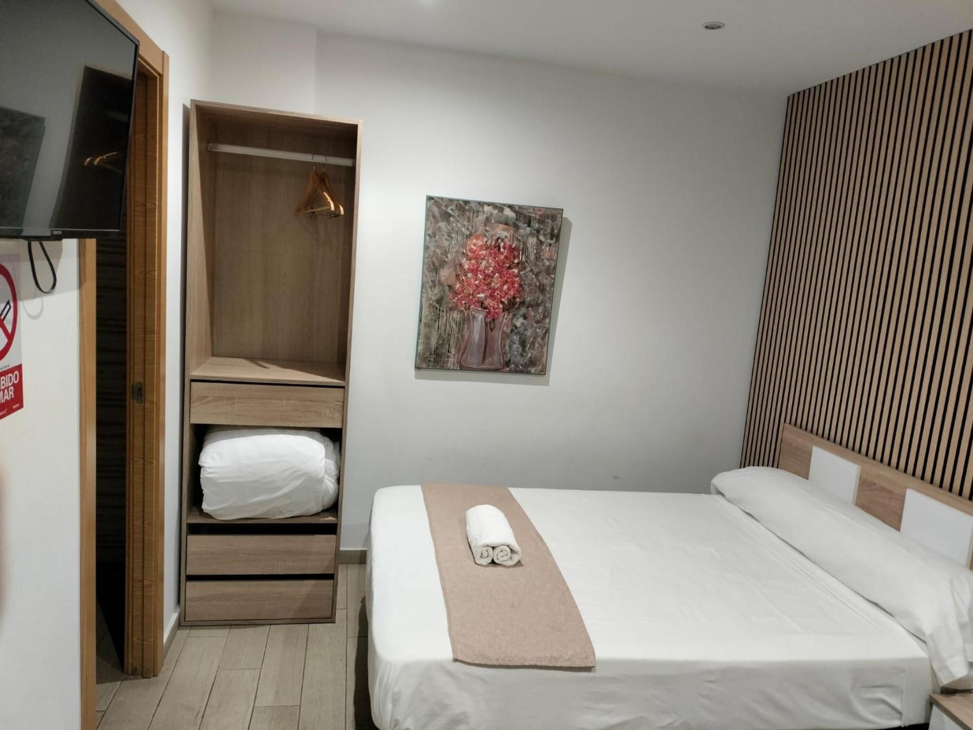 Pension Portugal Аликанте Экстерьер фото